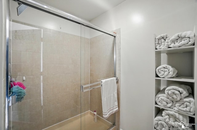 4853 Southpointe Pkwy, Monroe, MI 48161 - bathroom featuring a stall shower