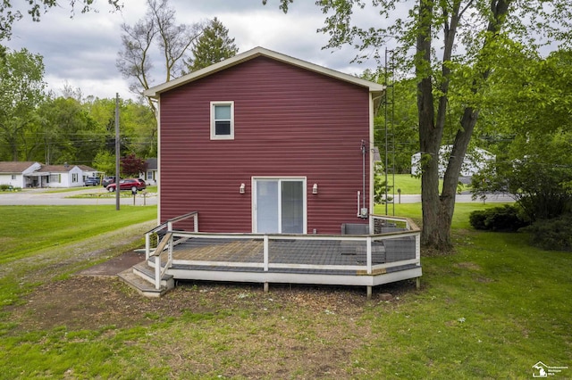 6432 Whiteford Center Rd, Lambertville, MI 48144 - rear view of house featuring a deck and a lawn