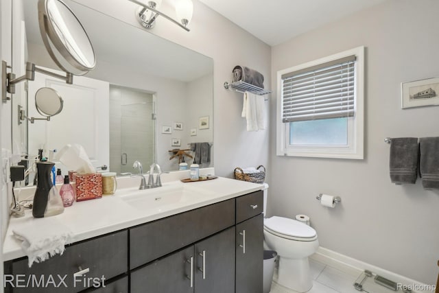 2681 Buckingham Ave, Birmingham, MI 48009 - full bathroom with vanity, tiled shower, toilet, baseboards, and tile patterned flooring