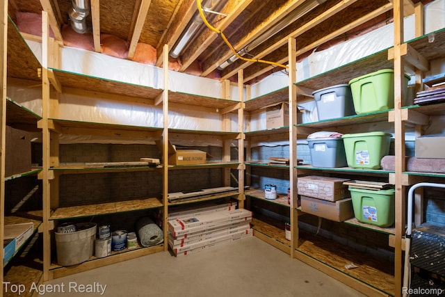 109 Willow Lake Dr, Oxford, MI 48371 - view of storage area