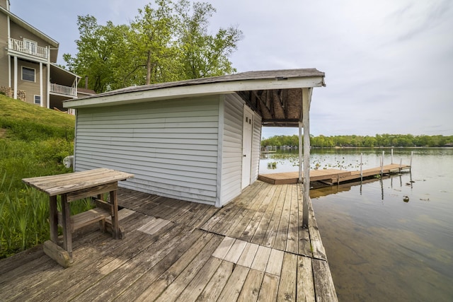 15657 Lakeview Dr, Buchanan, MI 49107 - wooden terrace featuring a floating dock and a water view