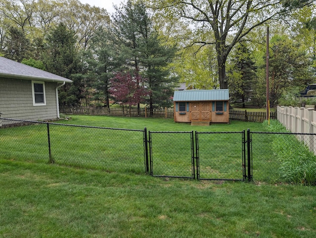 6919 Abrahamson Rd, Ludington, MI 49431 - view of yard featuring a gate