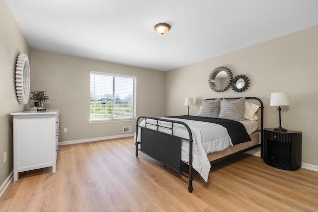4139 Persimmon Dr, Ypsilanti, MI 48197 - bedroom featuring light wood-style floors and baseboards