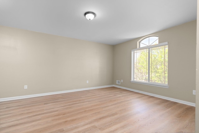 4139 Persimmon Dr, Ypsilanti, MI 48197 - empty room featuring light wood-style flooring and baseboards