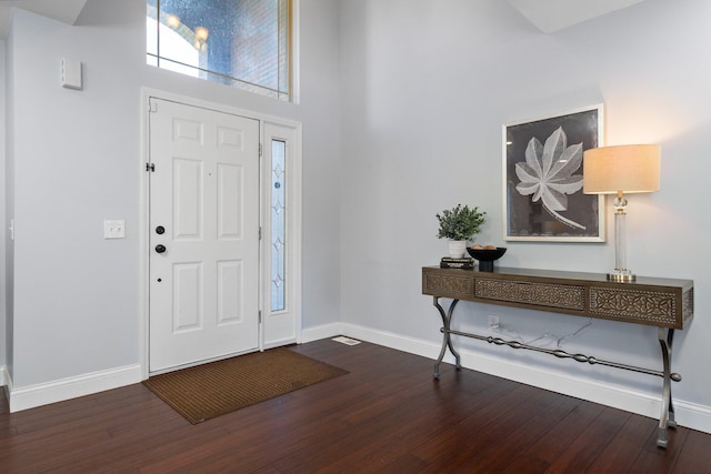 4139 Persimmon Dr, Ypsilanti, MI 48197 - entryway featuring wood finished floors, baseboards, and a high ceiling