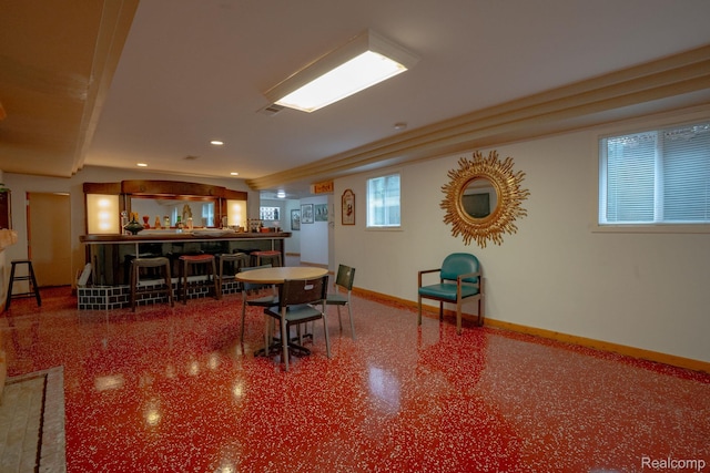622 Sunningdale Dr, Grosse Pointe Woods, MI 48236 - dining room featuring recessed lighting, baseboards, and bar area