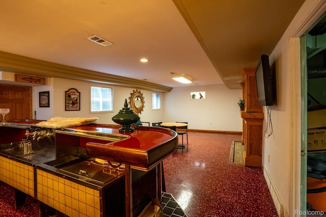 622 Sunningdale Dr, Grosse Pointe Woods, MI 48236 - rec room with baseboards, bar with sink, and recessed lighting