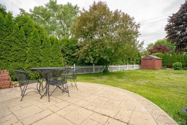 622 Sunningdale Dr, Grosse Pointe Woods, MI 48236 - view of patio with outdoor dining space