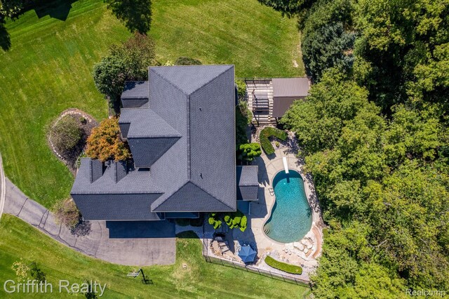 1804 Morgan Lake Ct, Brighton, MI 48114 - bird's eye view of a pool area