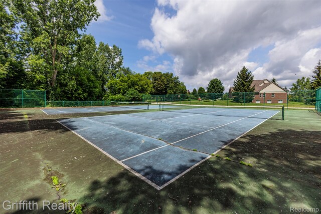 1804 Morgan Lake Ct, Brighton, MI 48114 - view of tennis court