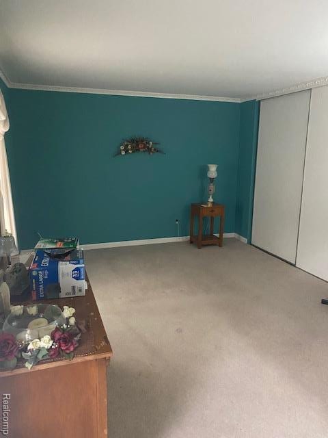 28532 Perryville Way, Farmington Hills, MI 48331 - carpeted empty room featuring crown molding