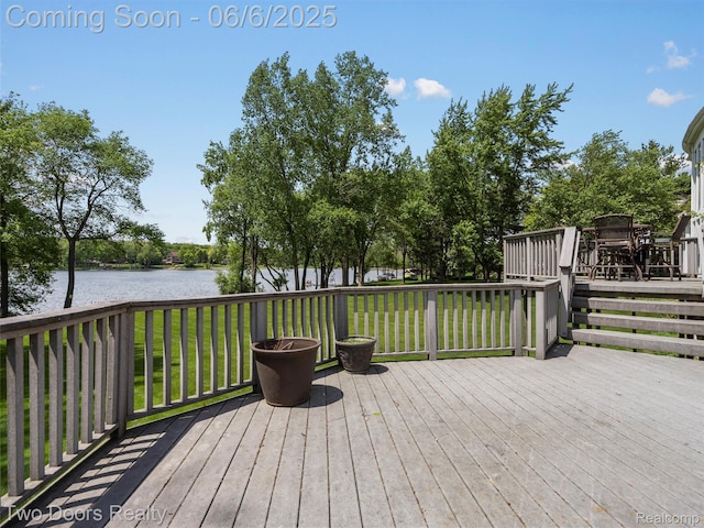 532 Shrewsbury Dr, Clarkston, MI 48348 - deck featuring a water view