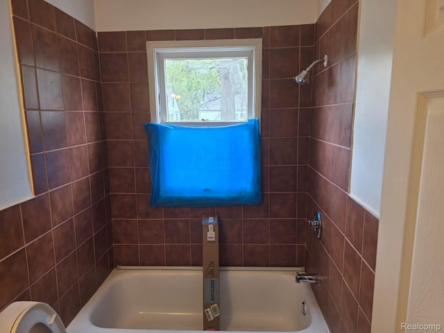 11717 Marlowe St, Detroit, MI 48227 - bathroom with toilet and  shower combination