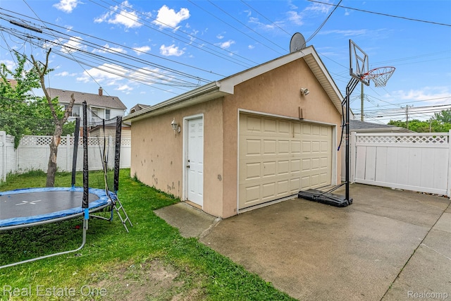 5410 Argyle St, Dearborn, MI 48126 - detached garage featuring a trampoline