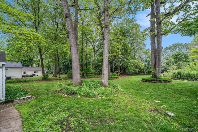 35825 Oakwood Ln, Westland, MI 48186 - view of grassy yard
