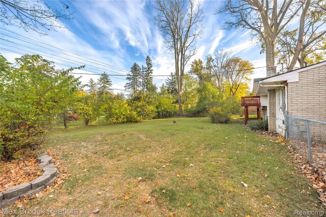 28290 Inkster Rd, Southfield, MI 48034 - view of grassy yard