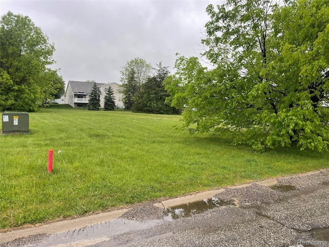 5160 Sandalwood Dr, Grand Blanc, MI 48439 - photo 2