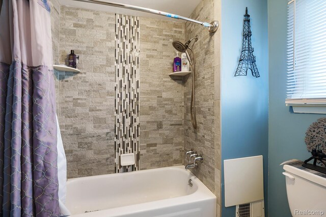 14850 La Grande Plz, Warren, MI 48088 - full bath featuring shower / tub combo with curtain and toilet