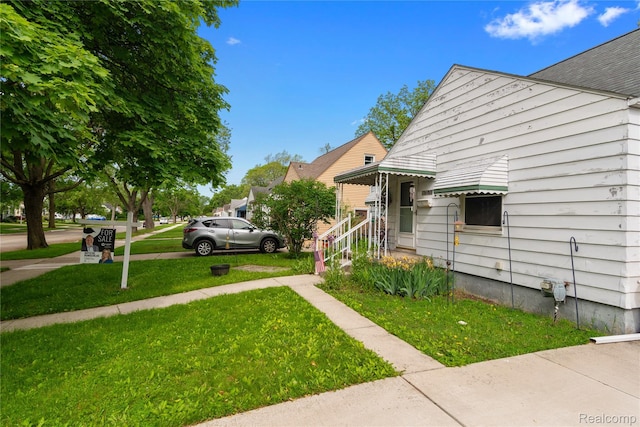 13680 Borgman St, Oak Park, MI 48237 - view of grassy yard