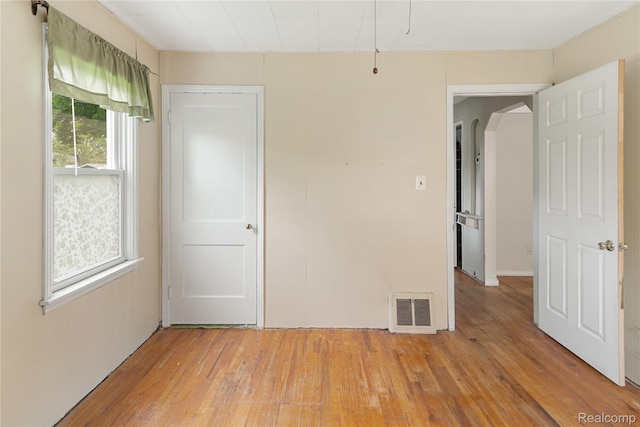 13680 Borgman St, Oak Park, MI 48237 - spare room featuring light wood-style floors