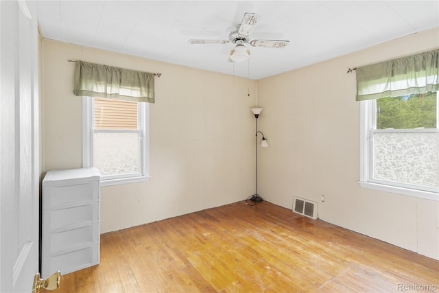 13680 Borgman St, Oak Park, MI 48237 - spare room featuring light wood-style flooring and ceiling fan