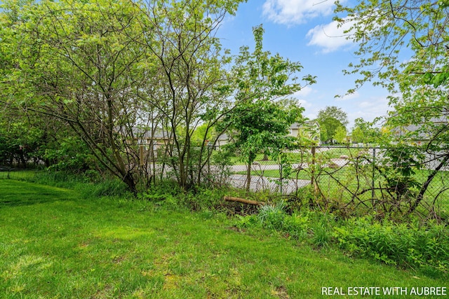 392 Harbor Town Ct Unit 2, Holland, MI 49423 - view of yard