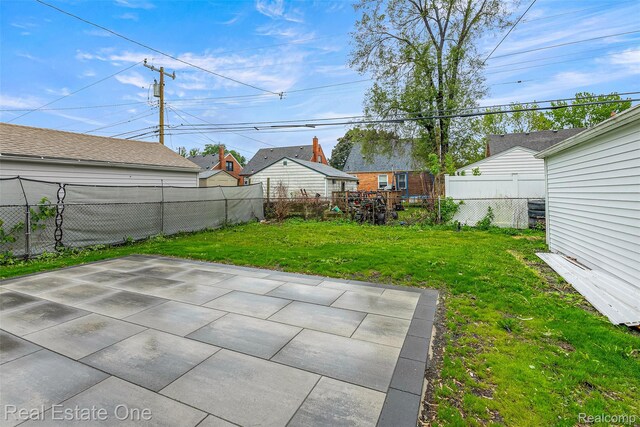 15237 Oceana Ave, Allen Park, MI 48101 - view of yard with a patio