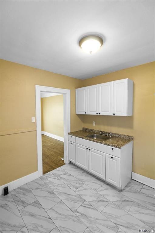 16653 Woodingham Dr, Detroit, MI 48221 - photo 9