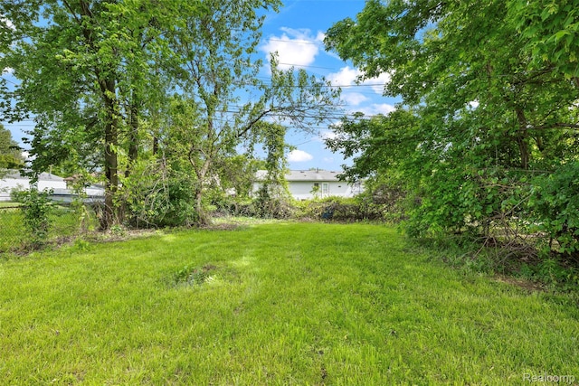 29056 Powers St, Westland, MI 48186 - view of yard