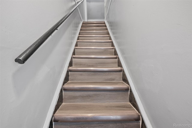 29056 Powers St, Westland, MI 48186 - view of staircase