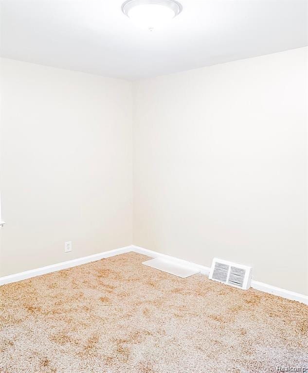 18220 Stout St, Detroit, MI 48219 - unfurnished room with carpet floors and baseboards