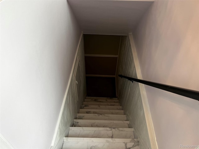 3125 Syckelmoore St, Trenton, MI 48183 - view of stairs