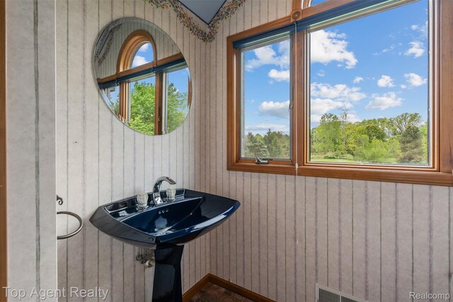 7386 Card Rd, Smiths Creek, MI 48074 - view of bathroom
