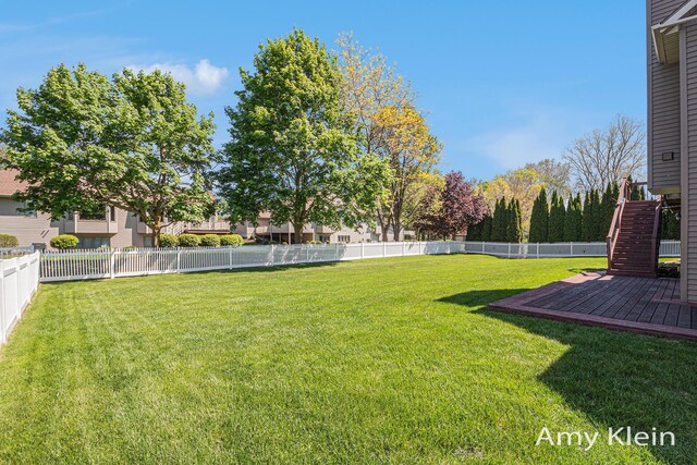 1657 N Bay Dr, Hudsonville, MI 49426 - view of yard featuring stairs