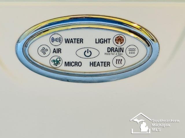8499 Armstrong Rd, Newport, MI 48166 - detailed view