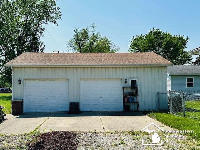 8499 Armstrong Rd, Newport, MI 48166 - view of detached garage