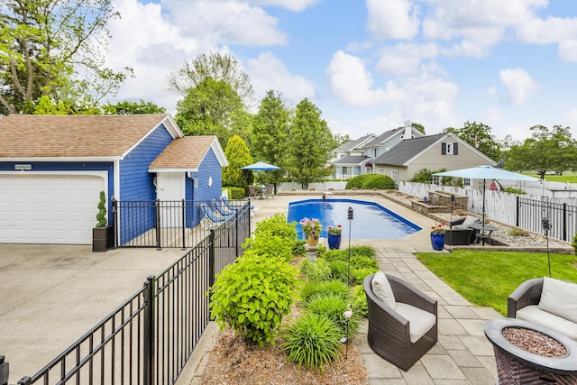 1406 W Washington Ave, Jackson, MI 49203 - view of pool featuring a fenced backyard and a patio