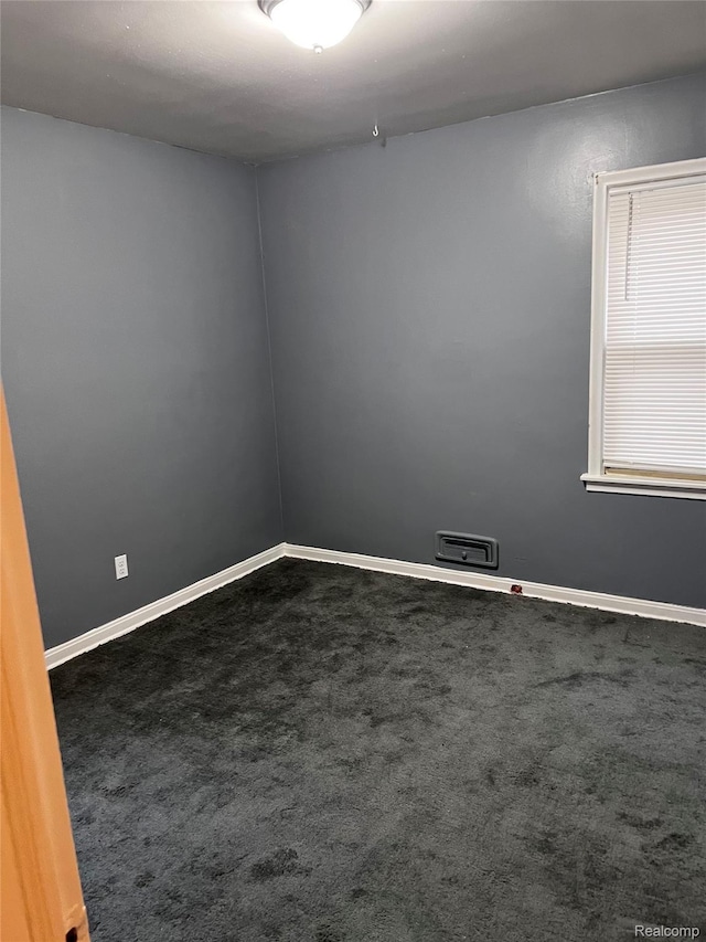 8208 Kentucky St, Detroit, MI 48204 - spare room with carpet floors and baseboards