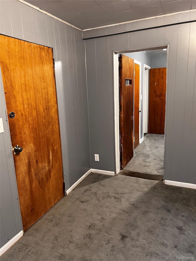 8208 Kentucky St, Detroit, MI 48204 - carpeted empty room with baseboards
