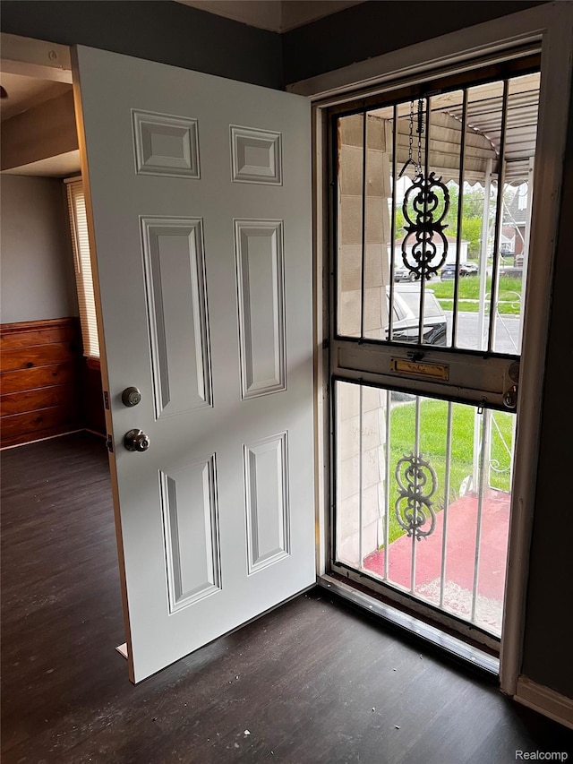 8208 Kentucky St, Detroit, MI 48204 - entrance foyer featuring dark wood-style floors