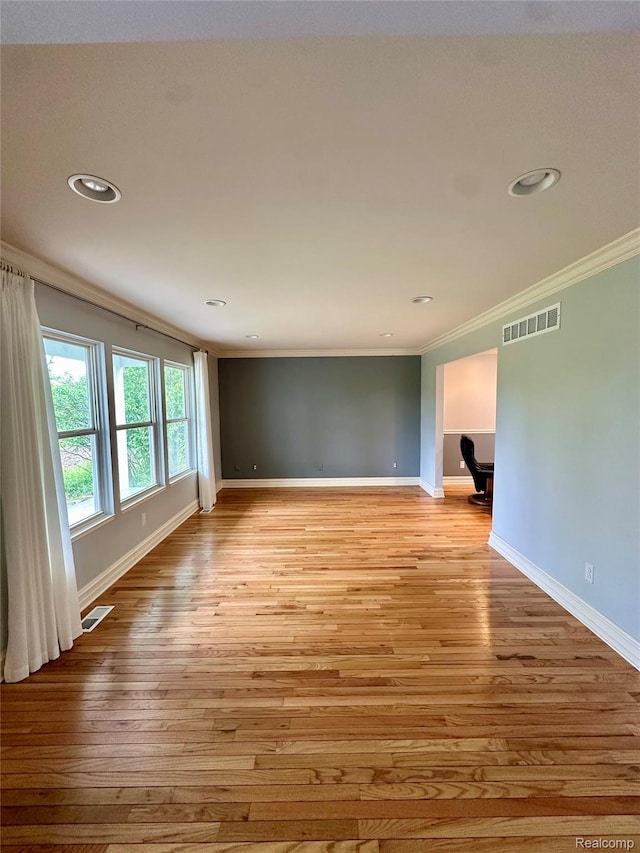 3758 Tienken Rd, Auburn Hills, MI 48326 - unfurnished room with crown molding, light wood-style flooring, baseboards, and recessed lighting