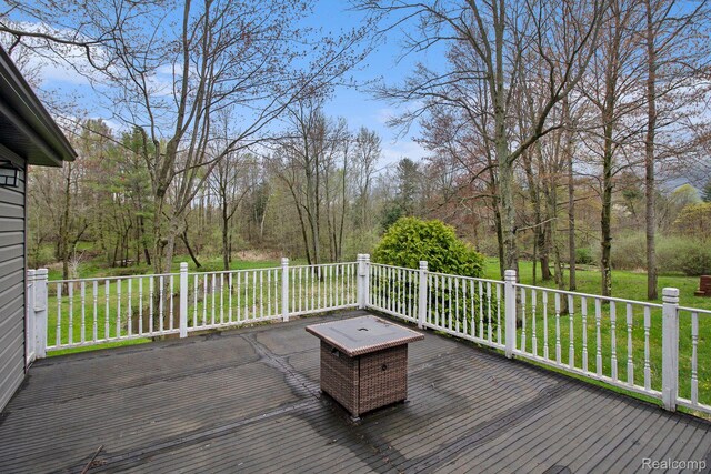 5315 Brown Rd, Millington, MI 48746 - deck with a lawn