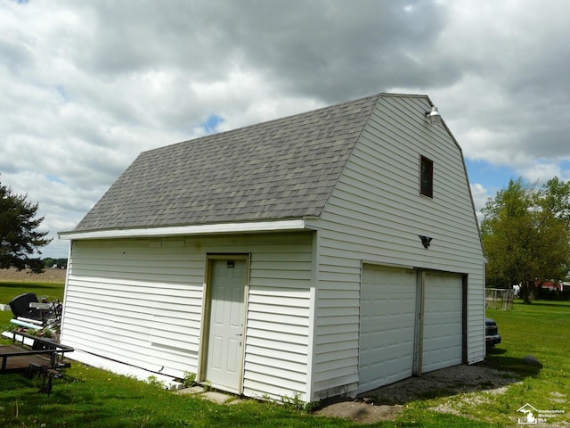 12067 Lewis Ave, Temperance, MI 48182 - view of detached garage