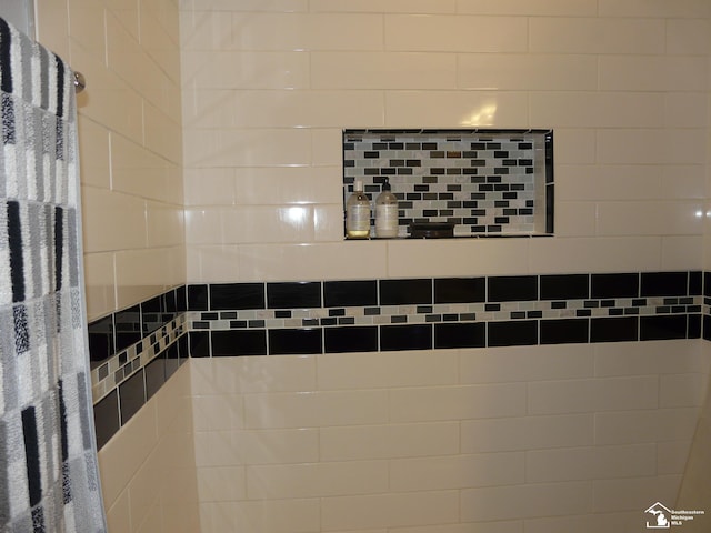 12067 Lewis Ave, Temperance, MI 48182 - bathroom view of tiled shower