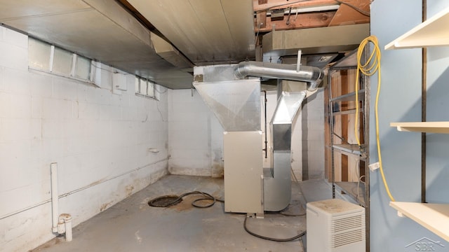 1355 Hemmeter Rd, Saginaw, MI 48638 - unfinished below grade area featuring heating unit