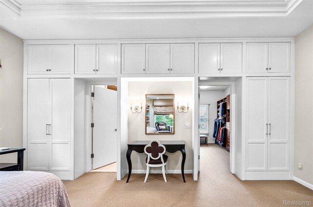 5259 Echo Rd, Bloomfield Hills, MI 48302 - bedroom with light carpet and baseboards
