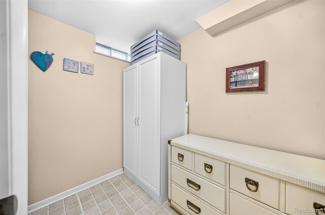 5259 Echo Rd, Bloomfield Hills, MI 48302 - detailed view of baseboards