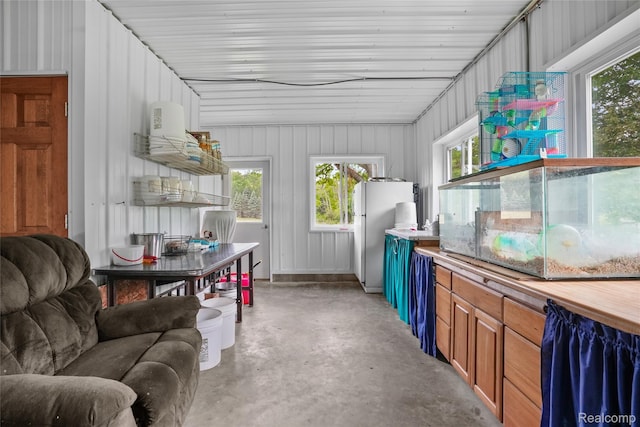 8875 N Lakola Rd, Tustin, MI 49688 - view of sunroom / solarium