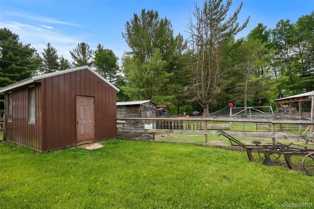 8875 N Lakola Rd, Tustin, MI 49688 - view of yard
