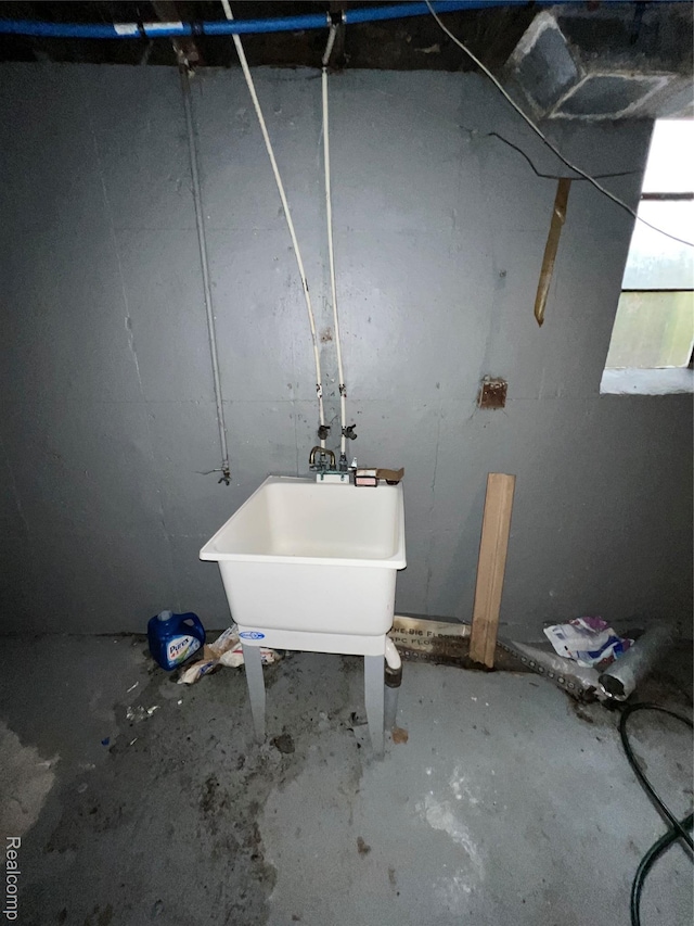 11106 Nottingham Rd, Detroit, MI 48224 - basement with a sink
